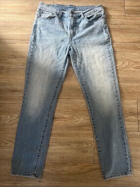 Light Blue Levi’s Slim Straight Jeans